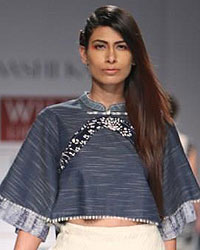 Urvashi Show at WIFW SS 2015