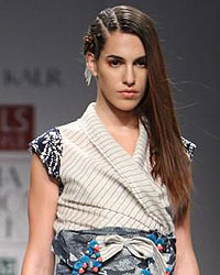 Urvashi Show at WIFW SS 2015