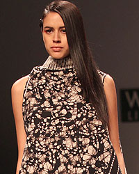 Urvashi Show at WIFW SS 2015