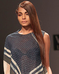 Urvashi Show at WIFW SS 2015