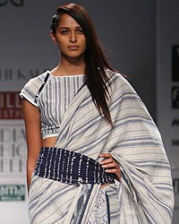 Urvashi Show at WIFW SS 2015