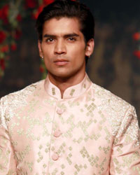 Varun Bahl show at Amazon India Couture Week 2015