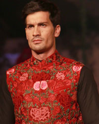 Varun Bahl show at Amazon India Couture Week 2015