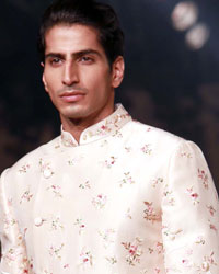 Varun Bahl show at Amazon India Couture Week 2015