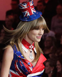 Singer Taylor Swift performs during the annual Victoria's Secret Fashion Show in New York