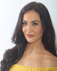 Elli Avram Elli Avram