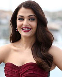 Jazbaa Photocall at Cannes 2015