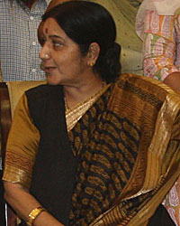 Sushma Meets the Kins of Abducted Indians