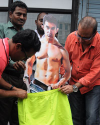 Krishna Hegde Dressing up Aamir Khan's PK Poster