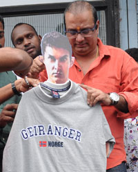 Krishna Hegde Dressing up Aamir Khan's PK Poster