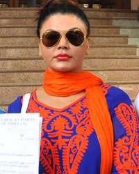 Rakhi Sawant Meets CM Prithviraj Chavan