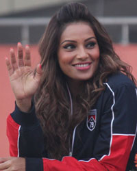 Bipasha Basu at Airtel Delhi Half Marathon 2014