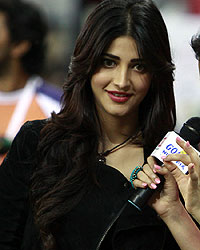 Shruti Haasan at CCL4 Kerala Strikers Vs Veer Marathi