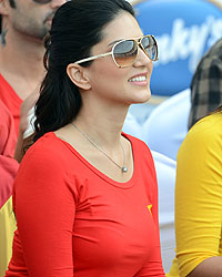 Sunny Leone at CCL4 Mumbai Heroes Vs Telugu Warriors