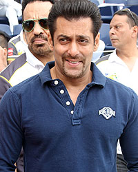 Salman Khan at CCL4 Mumbai Heroes Vs Telugu Warriors