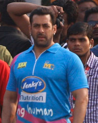 Salman Khan at CCL5 Mumbai Heroes vs Chennai Rhinos