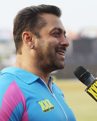 Salman Khan at CCL5 Mumbai Heroes vs Chennai Rhinos