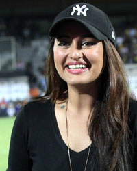 Sonakshi Sinha at Celebrity Clasico 2016