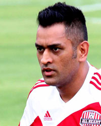 Mahendra Singh Dhoni at Celebrity Clasico 2016