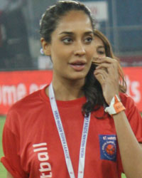 Lisa Haydon at ISL Fund Raiser Event