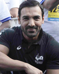 John Abraham at Mumbai Marathon 2016
