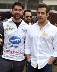 Aftab Shivdasani and Salman Khan