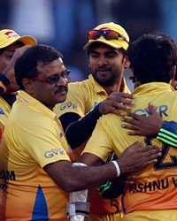 CCL5 Mumbai Heroes vs Chennai Rhinos