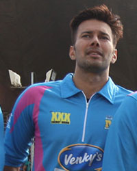 CCL5 Mumbai Heroes vs Chennai Rhinos