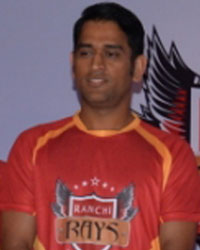 MS Dhoni buys Ranchi team of Hero Hockey India League alongwith Sahara India Pariwar