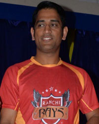 MS Dhoni buys Ranchi team of Hero Hockey India League alongwith Sahara India Pariwar