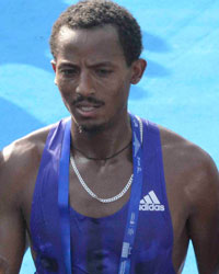 Winner Gideon Kipketer, Second-placed runner Seboka Dibaba and third-placed Marius Kimutai