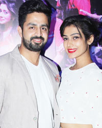 Aakanksha singh with husband