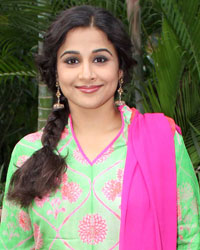 Vidya Balan at Bobby Jasoos on The Sets of Jhalak Dikhhla Jaa 7