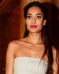 Lisa Haydon at Housefull 3 Team on Comedy Nights Bachao