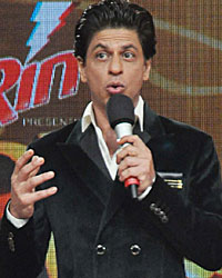 Shah Rukh Khan at India Poochega Sabse Shaana Kaun Press Meet