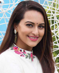 Sonakshi Sinha at Promotion of Film Akira on Savdhaan India