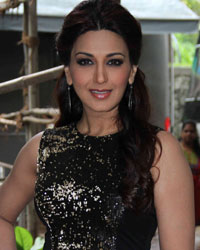 Sonali Bendre at Raja Natwarlal on The Sets of Cine Stars Ki Khoj