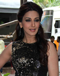 Sonali Bendre at Raja Natwarlal on The Sets of Cine Stars Ki Khoj