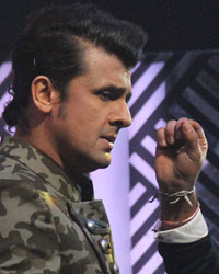 Sonu Sood at Rangoon Promotion on Indian Idol