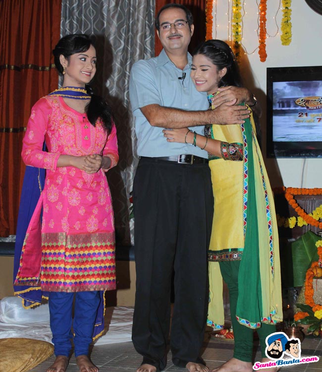 On the sets of serial 'Shashtri Sisters'
