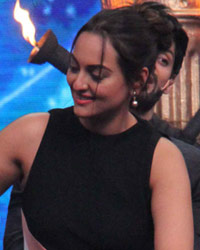 Sonakshi On The Sets of Indian Idol