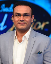 Virender Sehwag at Sonakshi on the Sets of Indian Idol Junior