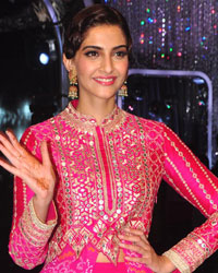 Sonam Kapoor at Sonam and Fawad Promote Khoobsurat on JDJ