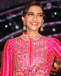 Sonam Kapoor at Sonam and Fawad Promote Khoobsurat on JDJ