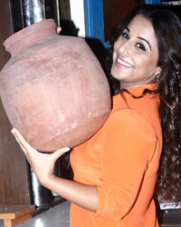 Vidya Balan at Vidya on the Sets of Itna Karo Na Mujhe Pyar