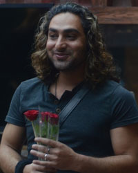 Praneet giving out his roses