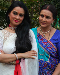 Padmini Kolhapure and Poonam Dhillon