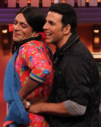 Sunil Grover and Akshay Kumar