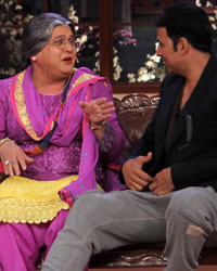 Kapil Sharma. Ali Asgar and Akshay Kumar