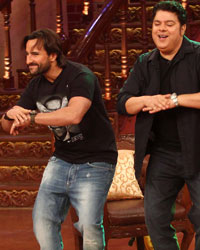 Promotion of Humshakals on Comedy Nights with Kapil